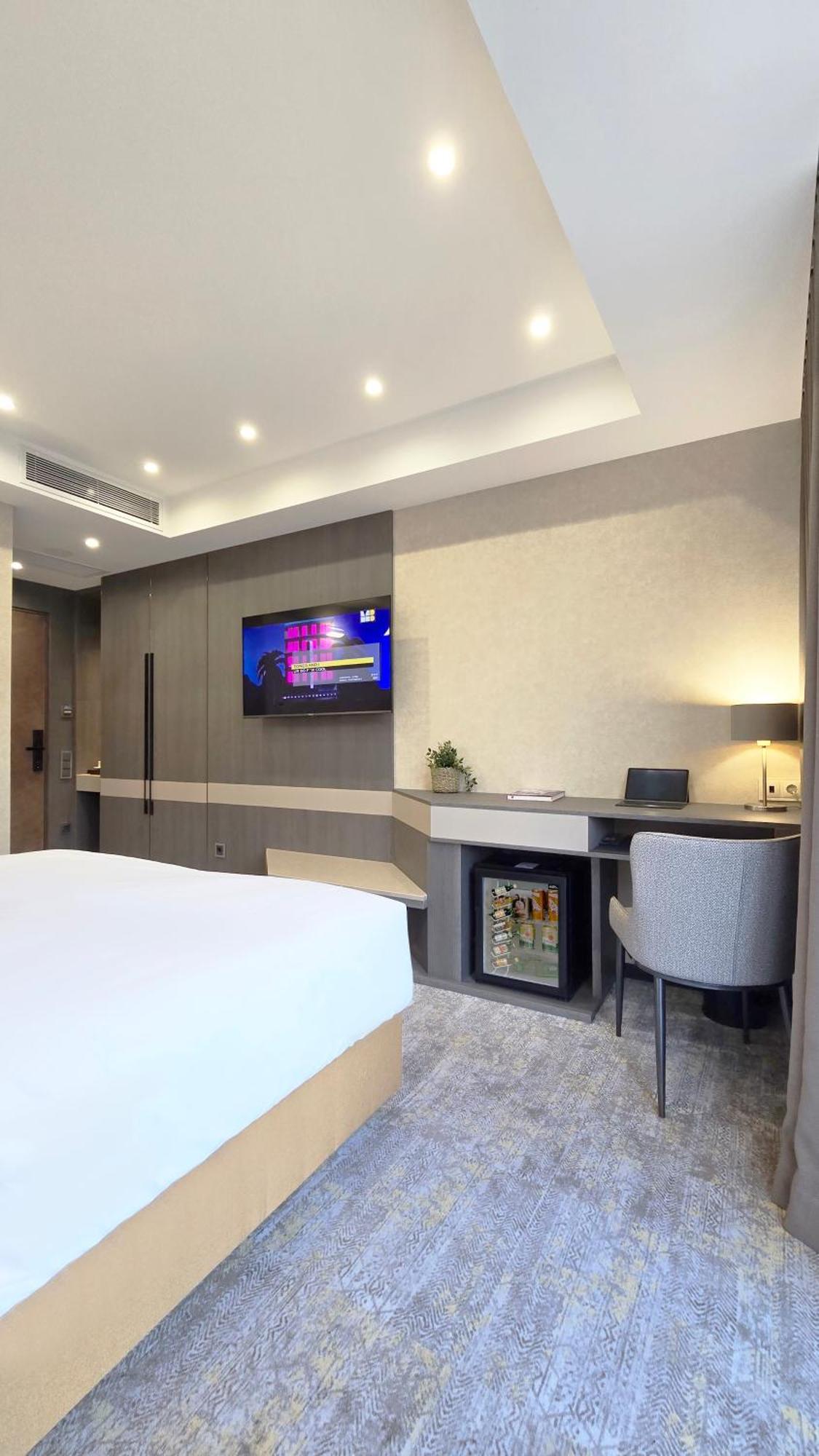 Griffin Hotel Tbilisi ภายนอก รูปภาพ