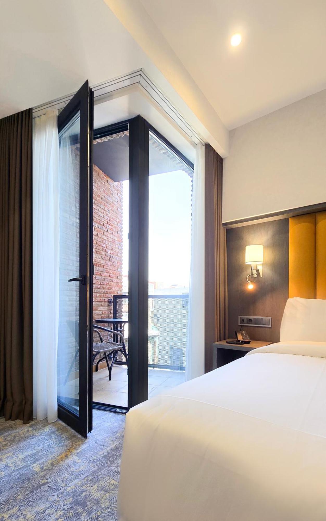 Griffin Hotel Tbilisi ภายนอก รูปภาพ