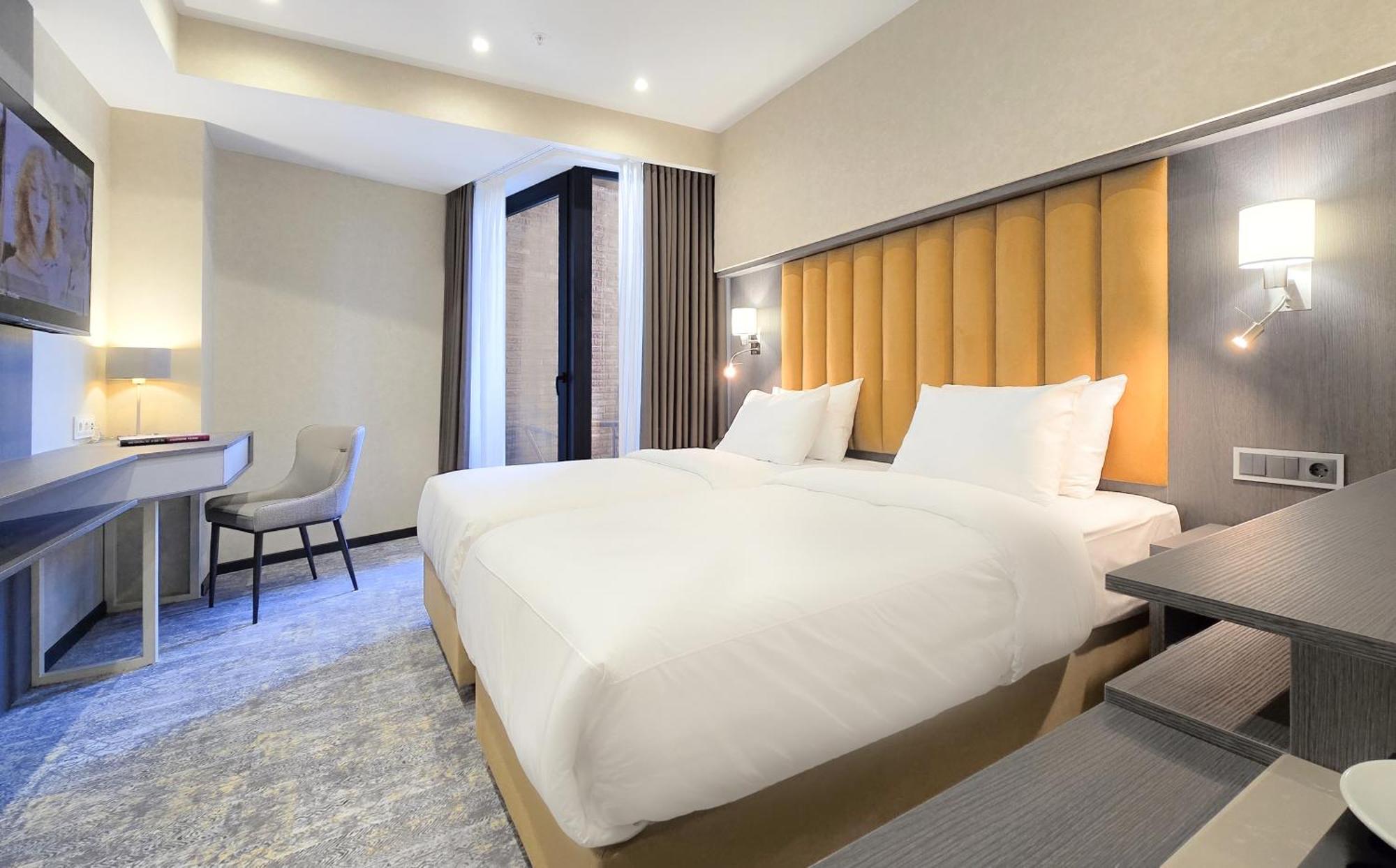 Griffin Hotel Tbilisi ภายนอก รูปภาพ