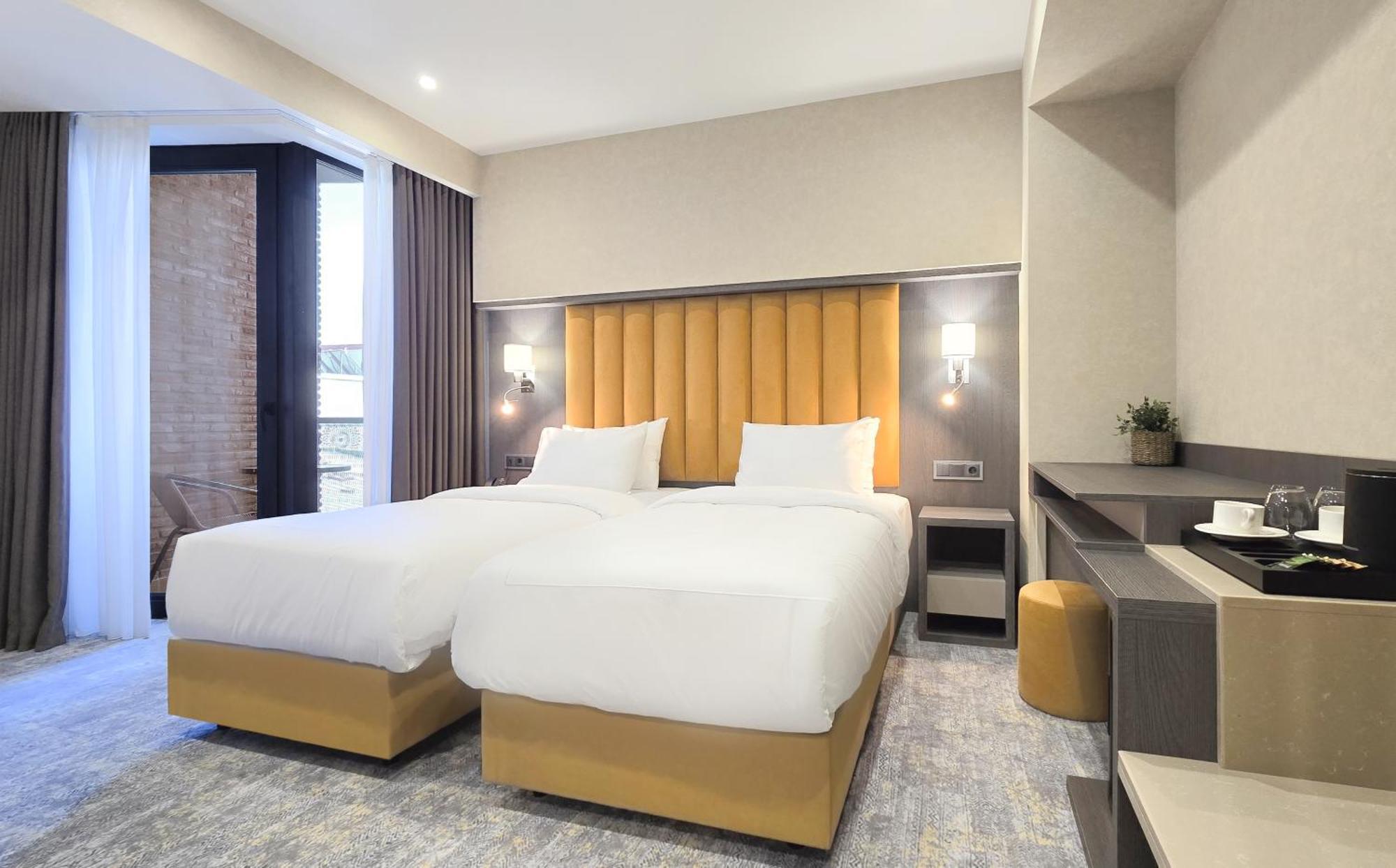 Griffin Hotel Tbilisi ภายนอก รูปภาพ