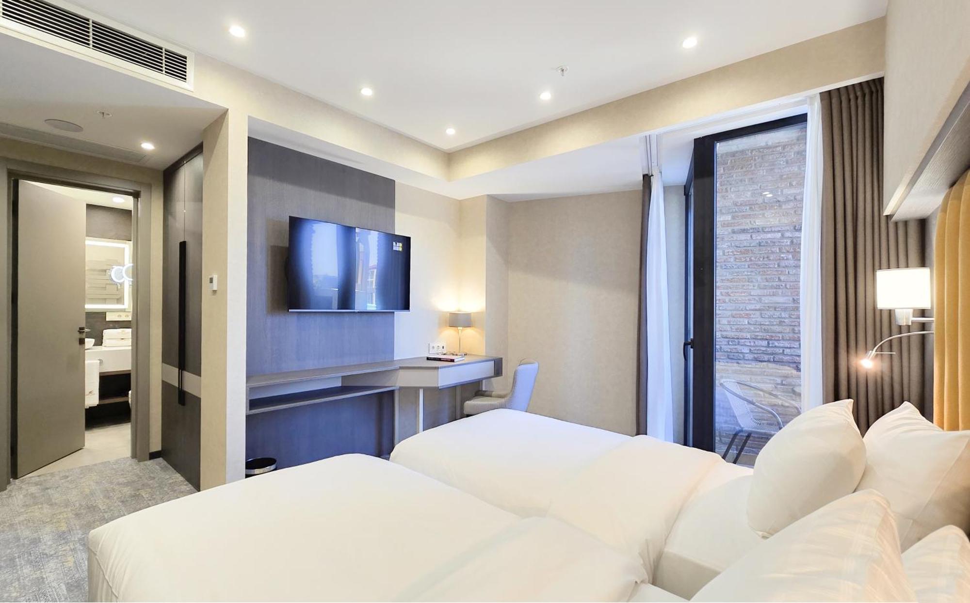 Griffin Hotel Tbilisi ภายนอก รูปภาพ