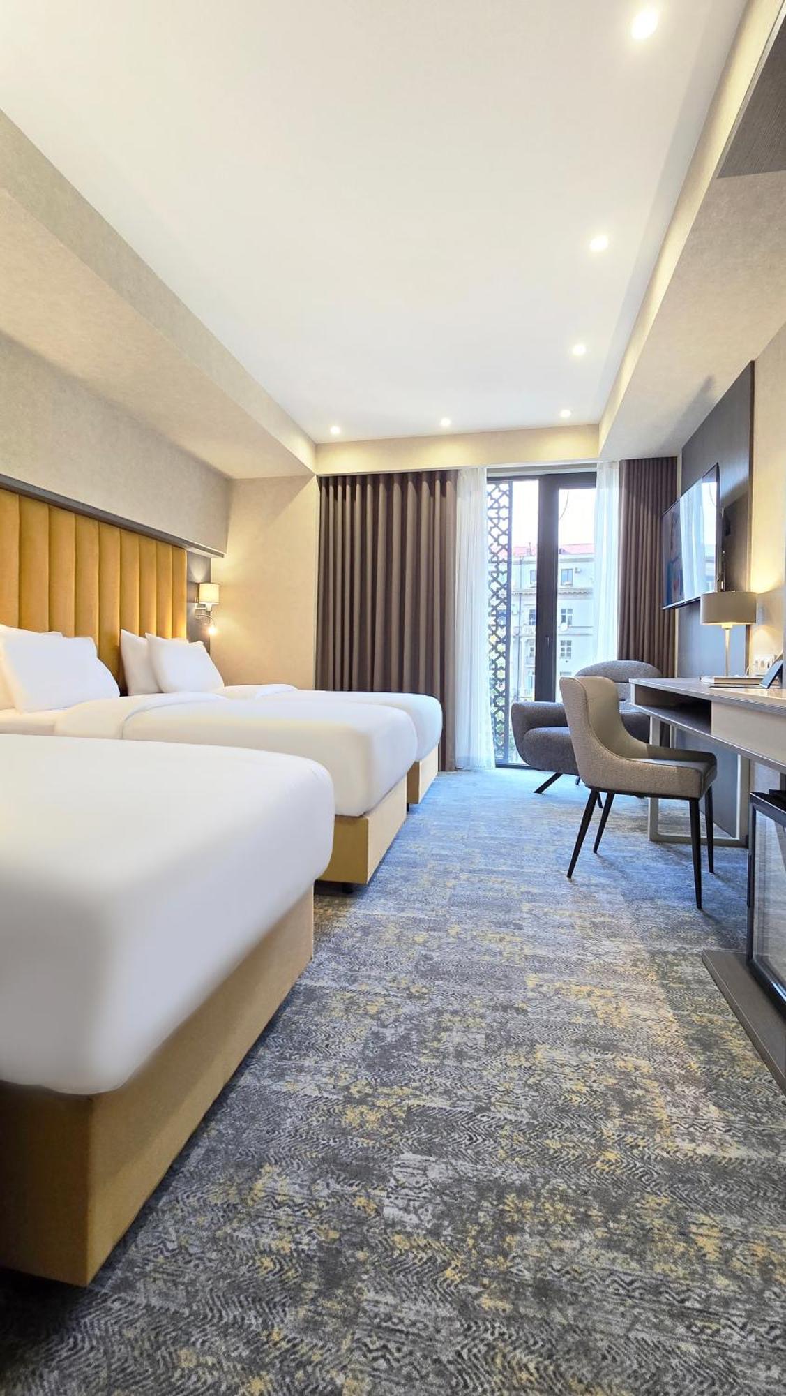 Griffin Hotel Tbilisi ภายนอก รูปภาพ