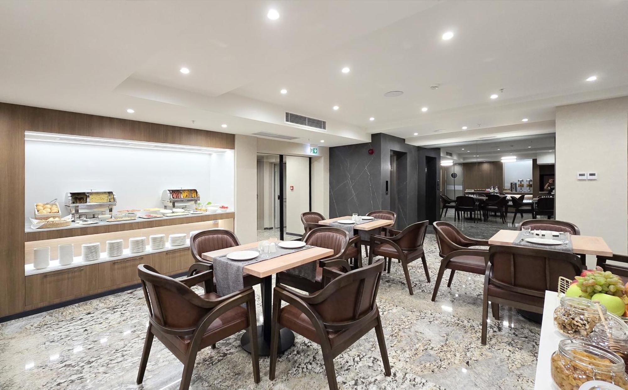 Griffin Hotel Tbilisi ภายนอก รูปภาพ
