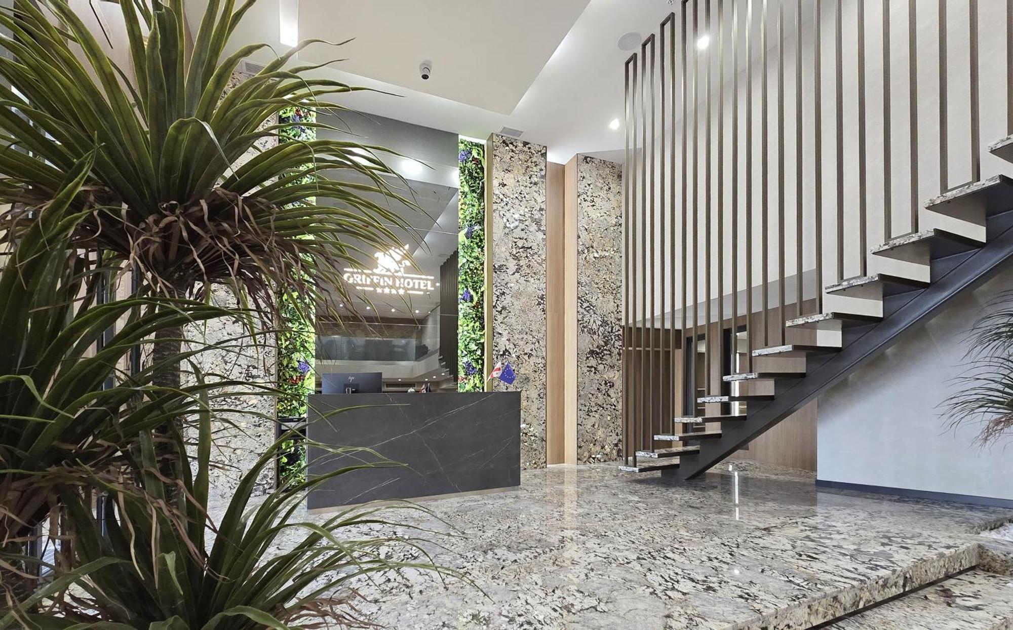 Griffin Hotel Tbilisi ภายนอก รูปภาพ