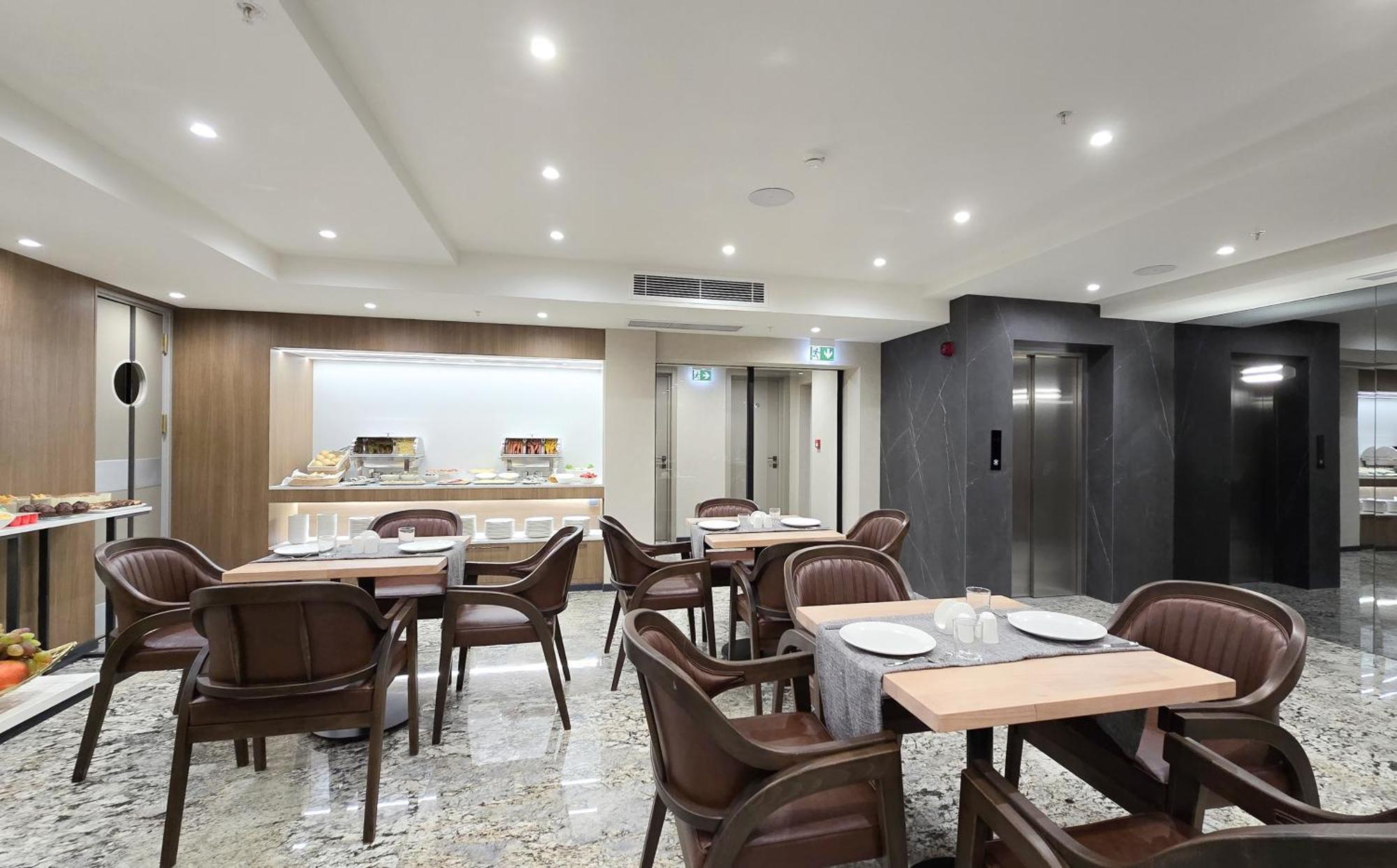 Griffin Hotel Tbilisi ภายนอก รูปภาพ