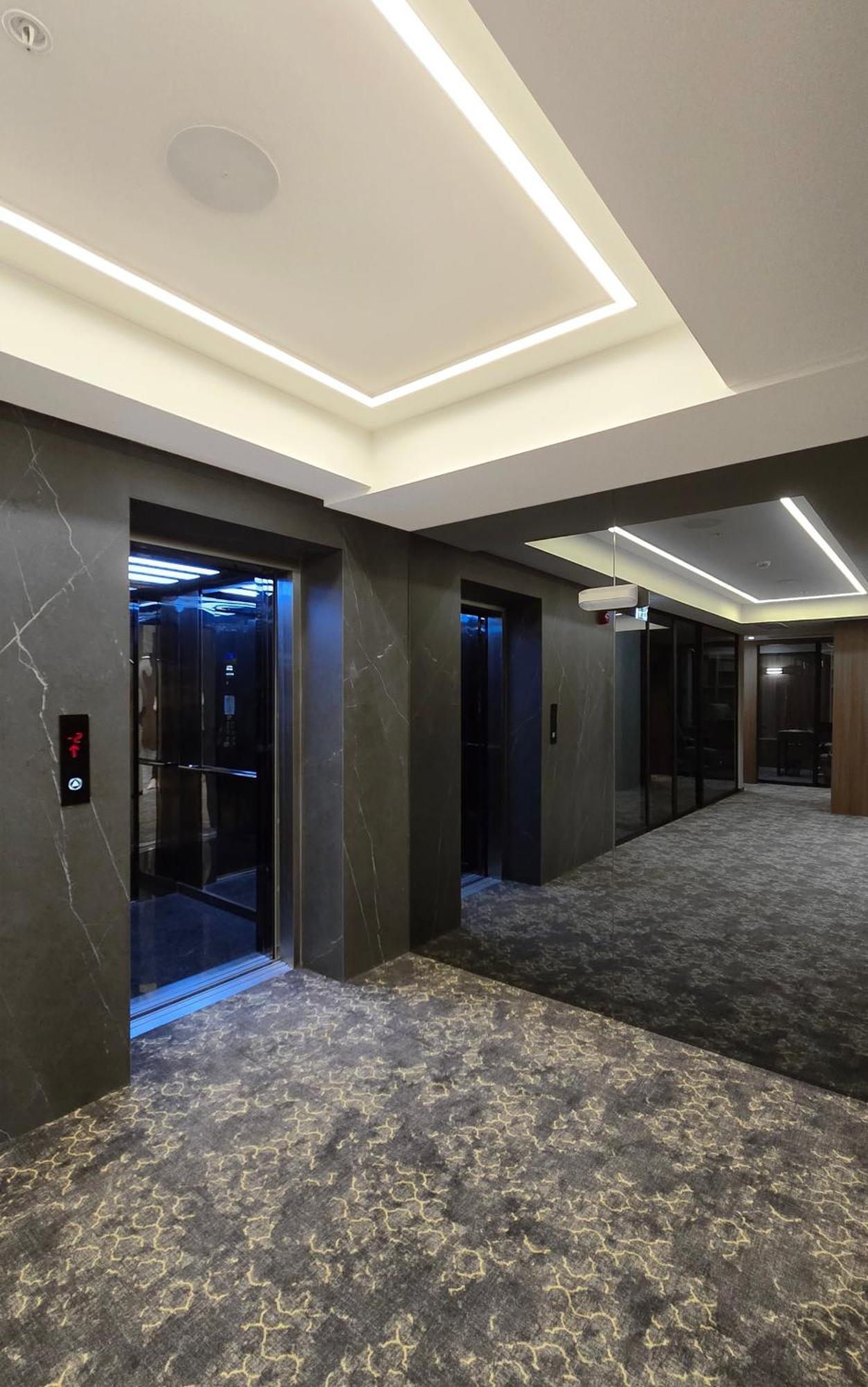 Griffin Hotel Tbilisi ภายนอก รูปภาพ