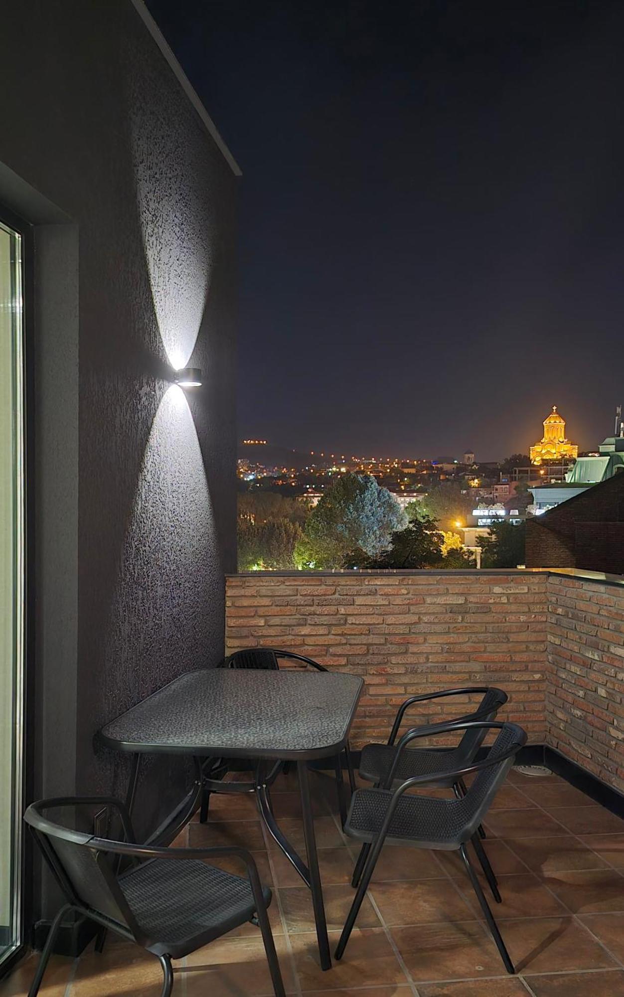 Griffin Hotel Tbilisi ภายนอก รูปภาพ