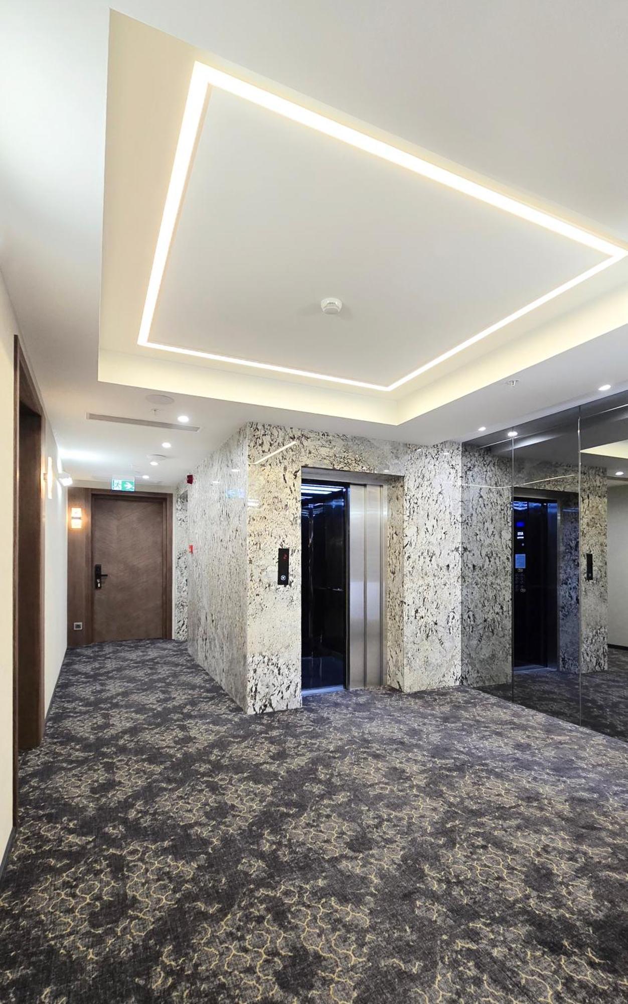 Griffin Hotel Tbilisi ภายนอก รูปภาพ